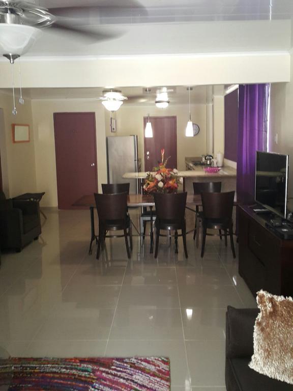 Pista Q Hostel And Apartments Oranjestad Luaran gambar