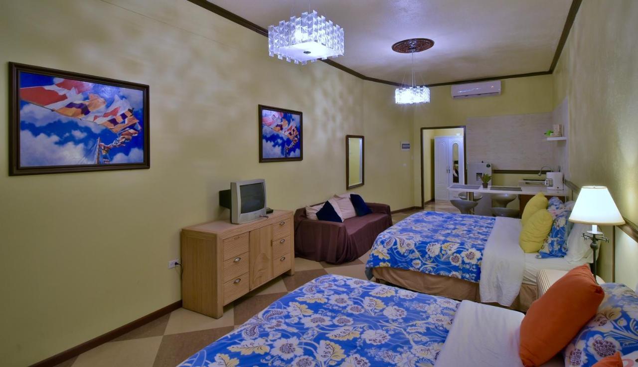 Pista Q Hostel And Apartments Oranjestad Luaran gambar