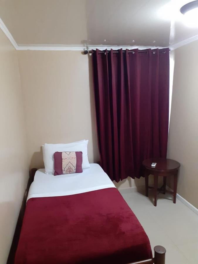 Pista Q Hostel And Apartments Oranjestad Luaran gambar
